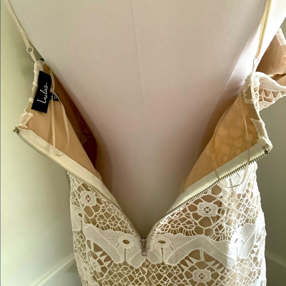 Beautiful White Crochet Lace Dress - Picture 13 of 15